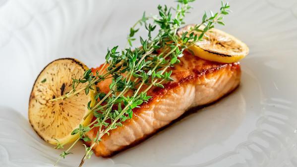 Salmone* · organic Atlantic salmon sustainably farmed in the Faroe Islands.  *Consuming raw or undercooked meats, poultry, seafood, shellfish or eggs may increase your risk of foodborne illness