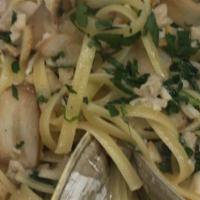 Spaghetti With Garlic & Olive Oil · 