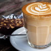 Cafe Mocha · 2 Shots Espresso
Chocolate Sauce
Creamy Froth