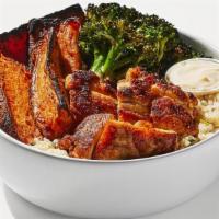 Classic Dig · Charred chicken, charred broccoli with lemon, roasted sweet potatoes, brown rice. Garlic aio...