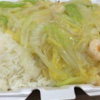 Fresh Shrimp Chow Mein / 虾炒面 · Served with white rice and fried noodles.