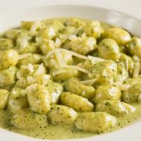 Gnocchi Pesto · Homemade pasta with pesto sauce.