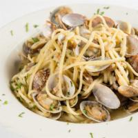 Linguine With White Clam Sauce · 