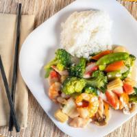 Seafood Delight · Shrimp, lobster, crabmeat & scallops with Chinese vegetable, baby
corn & broccoli.