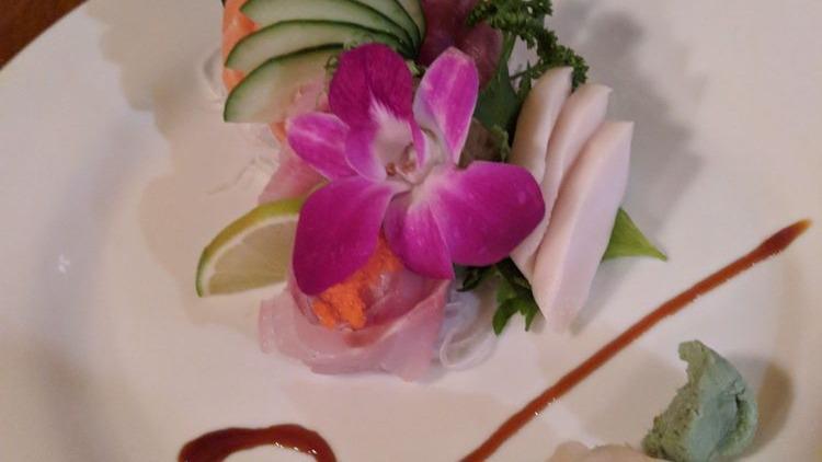Sashimi Appetizer · 8pcs of Assorted Fish.