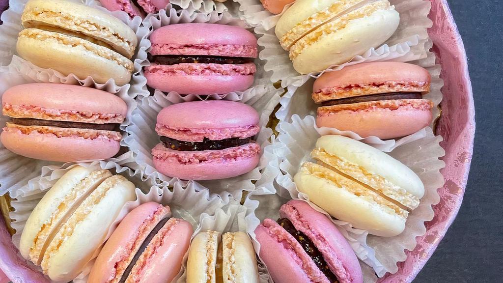Macaroon Lovers · Assorted Flavors