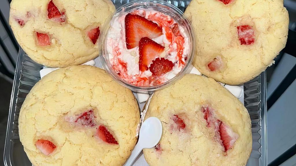 6 Pk Vegan Strawberry Shortcake  Cookies   · 100 % Plant Based Cookies , Vegan Vanilla Sauce & fresh strawberries