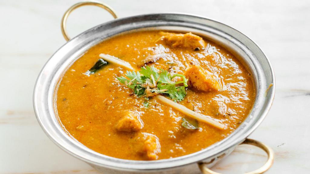 Korma · Coconut and cashew based onion gravy.