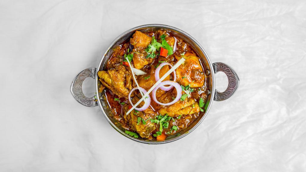   Chicken Curry · A full bodied aromatic curry with bone-in chicken and potatoes slow cooked in onion, tomato, ginger, garlic, bay leaves, cardamom, cloves, bay leaves and a hint of cinnamon
DAIRY FREE, NUT FREE