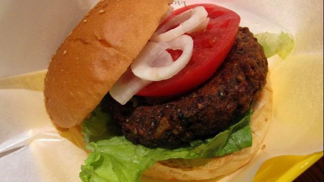 Veg Burger With Cheese · Green Peas,Patotes,Green Beas(veggie Patty)