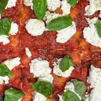 Bufalina - Square Pie (6 Slices) · Mozzarella di Bufala - Tomato Sauce - Basil