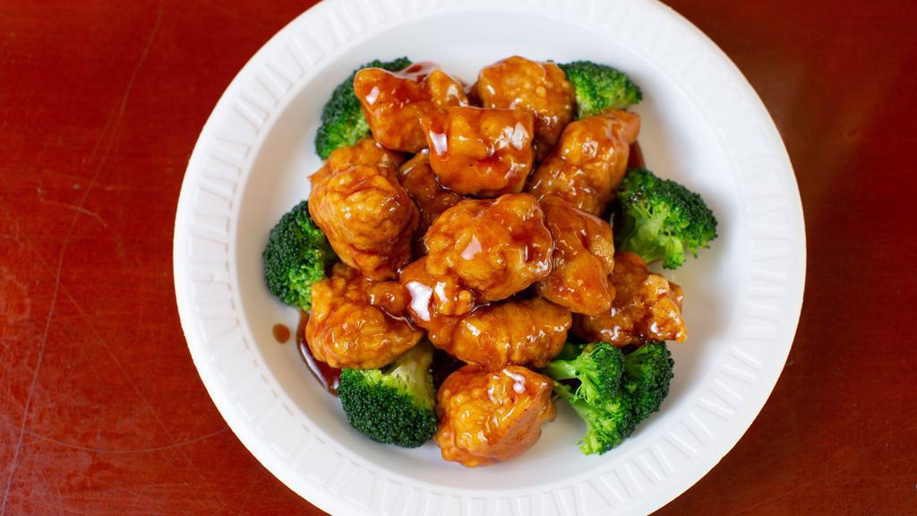 General Tso'S Chicken / 左宗雞 · Hot and Spicy / 辣. We can alter the spiciness according to your taste. / 我們可以依據你的口味調整辣度. Served with white rice. / 附白飯.