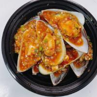 Pepper Mussel · Hot and Spicy Mussel in half shell