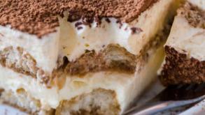 Italian Tiramisu Cake · 