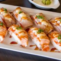 Sushi Set · 4(pcs) Garlic Salmon & 4(pcs) Garlic Ahi