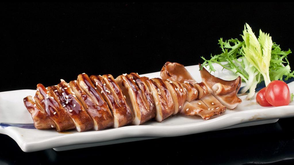 Ika Maruyaki 烤鱿鱼 · Grilled squid with teriyaki sauce. （烤鱿鱼搭配日式甜酱）