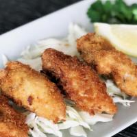 Fried Oyster （4 Pcs）炸生蚝4只 · Deep Fried Oyster with Wasabi Mayo.
炸生蚝搭配芥末美乃滋