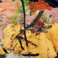 Uni Don 海胆盖饭 · uni with chopped yellowtail and salmon roe over sushi rice
