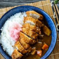 Chicken Katsu 炸鸡排晚餐 · served with vegetable and white rice 
搭配生菜和米饭