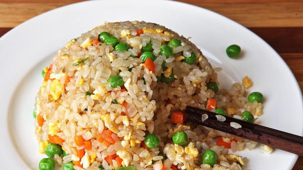 Vegetable Fried Rice 蔬菜炒饭 · Mixed vegetable and eggs inside （混合蔬菜和鸡蛋含内）