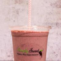 Strawberry Shake · banana, strawberry, cashew butter, vanilla extract, housemade almond milk.