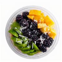 Fresca Kale · Organic Kale, Blueberry Granola, Pineapple, Blackberris, Kiwi, Coconut Flakes, Honey