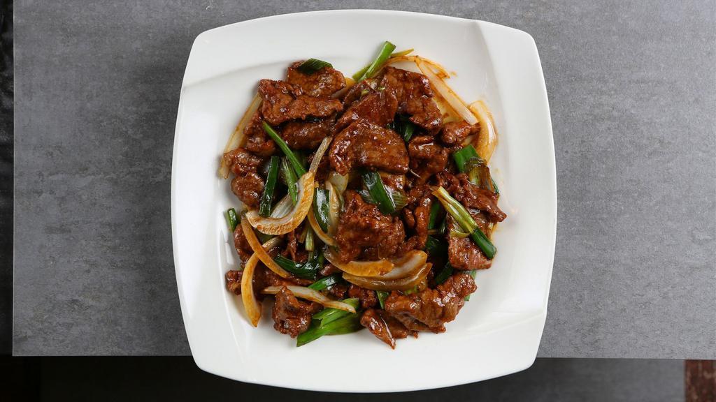Beef With Scallion · Slice beef, onions, scallion with homemade oyster sauce.