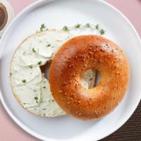 I Bagel To Differ · Get a wholesome toasted bagel of your choice with our special cream cheese!