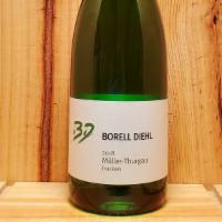 Weingut Borell Diehl - Pfalz, Gramany - Muller Thurgau | 1L · Müller-Thurgau was created in Switzerland in the 19th century as a hardy, early-ripening gra...