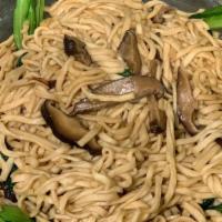 Braised Yee-Mian Noodle With Mushroom · 