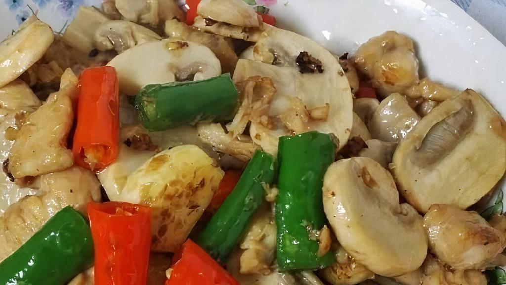 Moo Goo Gai Pan Lunch · Served with roast pork, white rice or brown rice and choice of side.