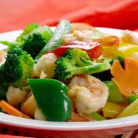 Steamed Shrimp With Mixed Vegetables (Quart) · Served with white rice and sauce on the side.