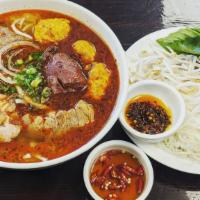 Spicy Beef & Pork Noodle Soup / Bún Bò Huế · 