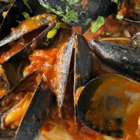 Mussels · In your choice of sauce: Fra diavolo, pesto, marinara, or white wine & garlic.