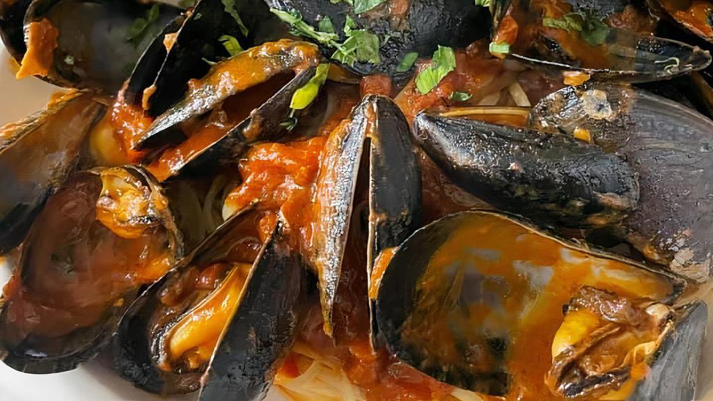Mussels · In your choice of sauce: Fra diavolo, pesto, marinara, or white wine & garlic.