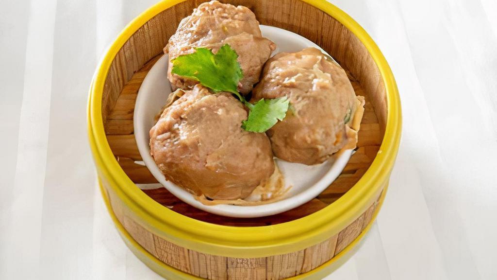 Beef Balls  牛肉丸 · Served with 3 pieces.