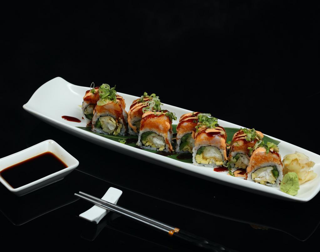 Fuji Roll · Kani tempura,avocado and mango inside topped with spicy crunch scallop, spicy mayo and wasabi tobiko.