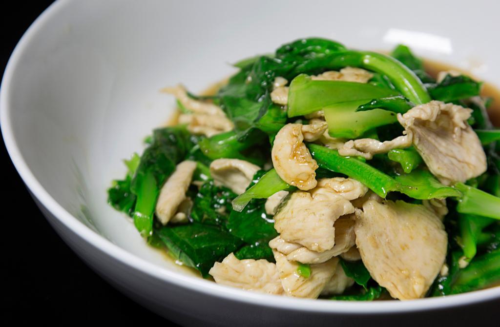 Pad Kana · Sauteed with Chinese broccoli, garlic and soy sauce.