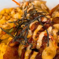 Spicy Chicken Cupbap · Rice,paprika.pickled Radish,Corn,lettuce,Glass noodles ,seaweed,Onion and Spicy chicken