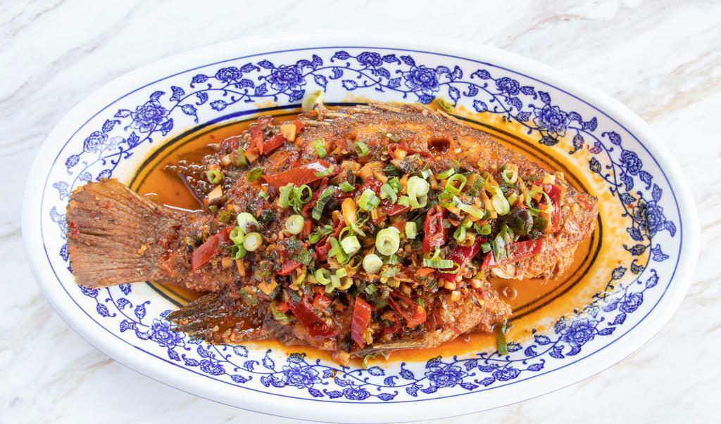 Dry Whole Fish （With Ground Meat）干烧全鱼（有肉末） · Mild.