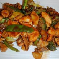 S 2.Happy Family · Lobster, jumbo shrimp, chicken & roast pork w. mixed vegetables in tasty brown sauce.