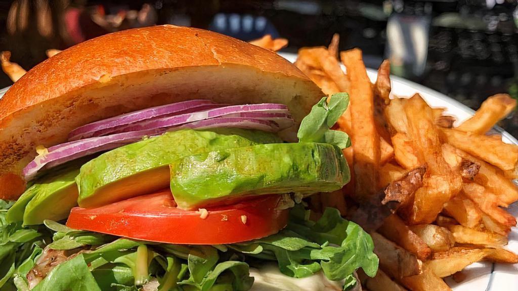 California Burger · Avocado, tomato, red onion and choice of cheese (suggested cheese; Pepper Jack cheese)
Our beef burgers are 8 oz. certified Angus beef 
