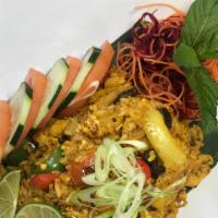 Pineapple Fried Rice. · White onions, tomatoes, mix bell pepper, egg, raisin, cashew nuts, sautÃ©ed in main sauce to...