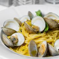 Linguini Alle Vongole · Fresh white clam sauce.