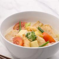 Fish Fillet Vermicelli Soup 鱼头米粉汤 · Spicy.