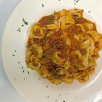 [Gf] Tortellini Bolognese · Meat-stuffed noodles with meat sauce