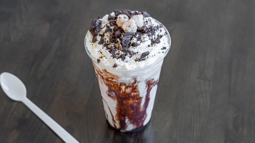 Oreo Cookie Dough Blast · Vanilla ice cream with oreos, cookie dough, chocolate syrup, topped with whipped cream and oreo crumbles!