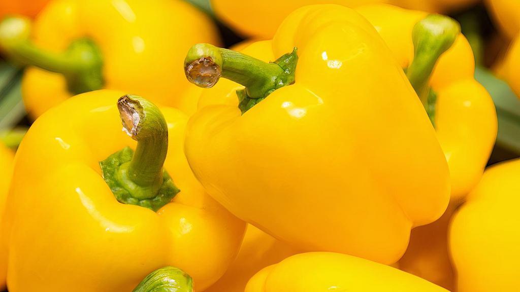 Yellow Bell Peppers - 0.40Lb · Yellow bell peppers. 1 Pepper = 0.40lb