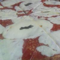 Round White Margherita Pizza 14
