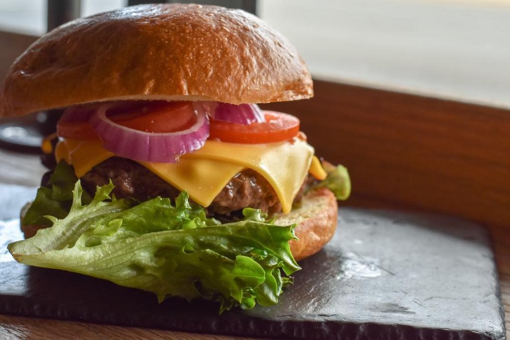 Cheeseburger Lto · beef burger, american cheese, lettuce, tomato, onion, brioche bun